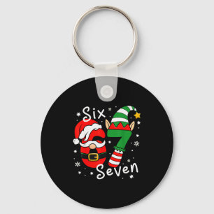 Six Seven 67 Meme 6 7 Elf Santa Weihnachten Pyjama Schlüsselanhänger
