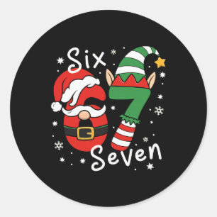 Six Seven 67 Meme 6 7 Elf Santa Weihnachts-Pyjama  Runder Aufkleber