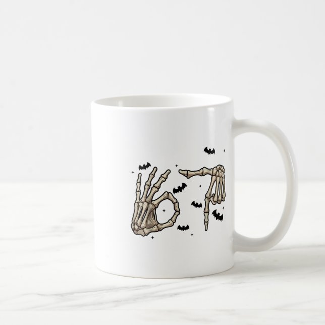 Six Seven 6 7 Meme 67 Skeleton Hand Halloween Cost Kaffeetasse (Rechts)
