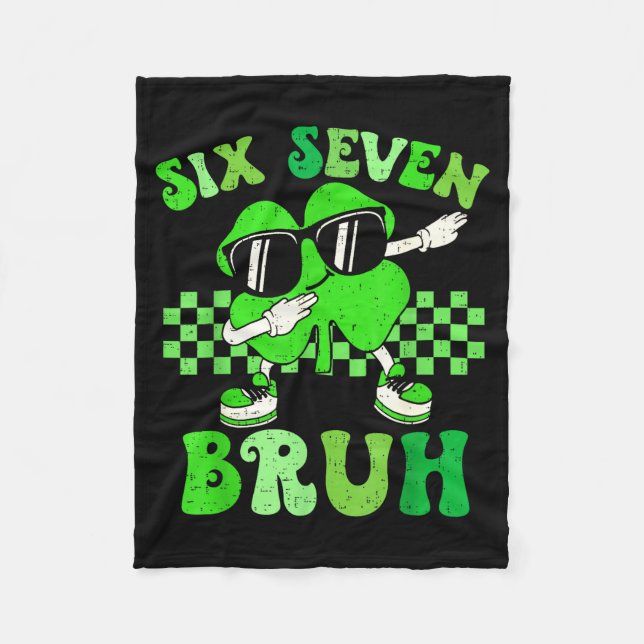 Six seven bruh meme 67 dabbing shamrock st patrick fleecedecke (Vorderseite)