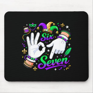 Six Seven Mardi Gras 67 Handgeste Meme Mousepad