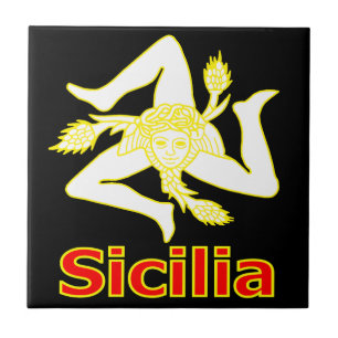 Sizilien mit Trinacria-Symbol T-Shirt Fliese