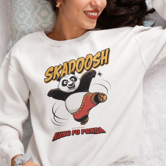 Skadoosh Kick - Fierce Fighting Panda Art Sweatshirt (Von Creator hochgeladen)