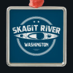 Skagit River Washington Kayaking Ornament Aus Metall<br><div class="desc">Der Landschaftliche Fluss und die Wilde Skagit schlängeln sich steil hinab,  durch bewaldete Hügel und weite,  offene Täler,  die schließlich Puget Sound erreichen. Die Flüsse des Skagit-Systems (Skagit,  Sauk,  Suiattle und Cascade) fließen durch wilde Wüsten,  Wälder,  ländliche Gemeinden</div>
