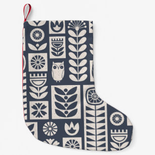 Skandinavische Flora: Weiß, blau, Minimalistisch. Kleiner Weihnachtsstrumpf