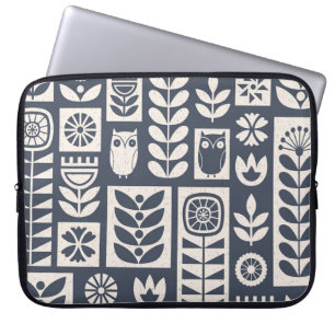 Skandinavische Flora: Weiß, blau, Minimalistisch. Laptopschutzhülle