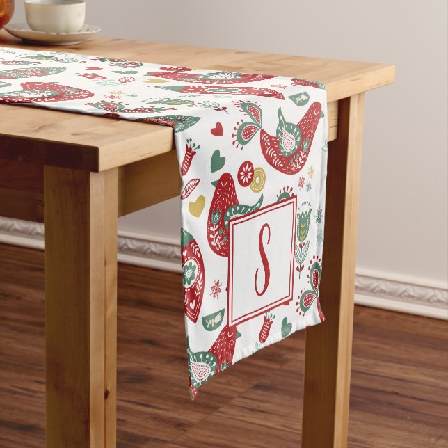 Skandinavische Holiday Birds Monogram Table Runner Mittelgroßer Tischläufer (Beispiel)