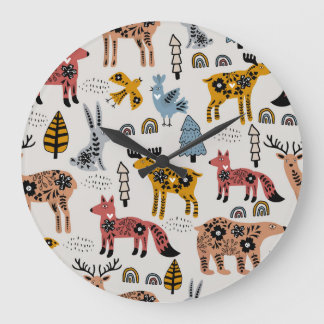 Skandinavische Tiere, blumengeschmückt, niedlich. Große Wanduhr