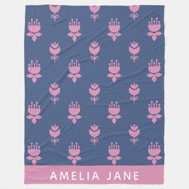 Skandinavisches Blumenmuster Blau Pink Mit Monogra Fleecedecke (Vorderseite)