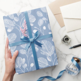 Skandinavisches Softblau-Blatt-Weiß-Blumenmuster Geschenkpapier