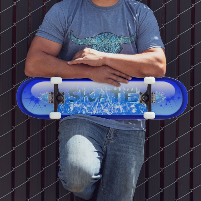 SKATE Blue Flame Skateboard (Außenbereich 3)