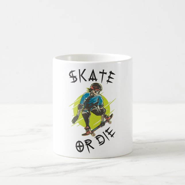 Skate oder die Skeleton-Skateboarder Kaffeetasse (Mittel)