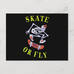 Skate oder Fly Skeleton Skateboarder Postkarte