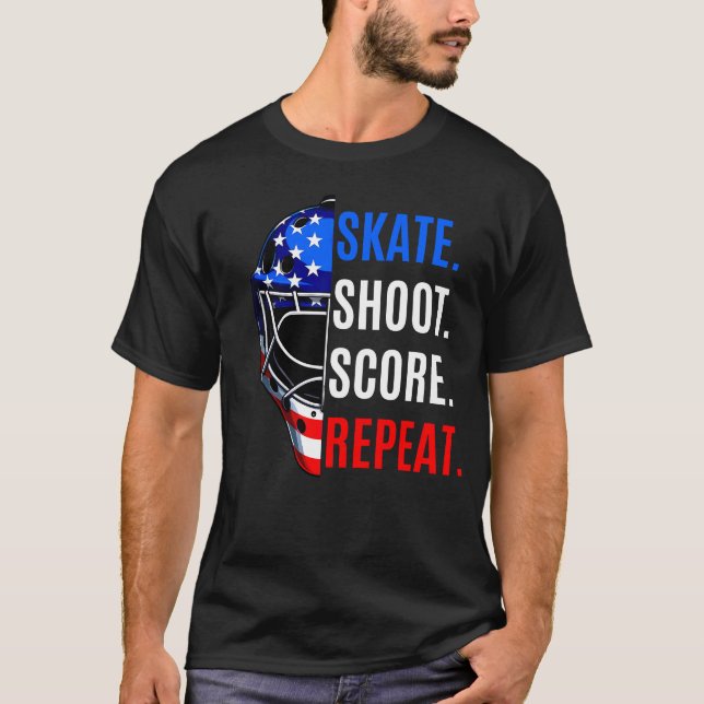 Skate Shoot Score Wiederholung Hockey 4. Juli T-Shirt (Vorderseite)