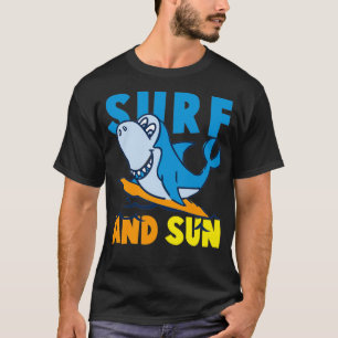 Skate und Surfen auf der StreetBoardBodyboardingSu T-Shirt