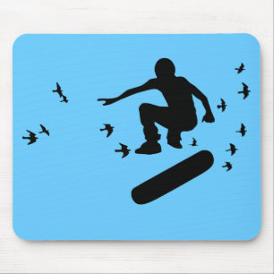 Skateboard. Brett mit Vögeln. Schwarz. Mousepad