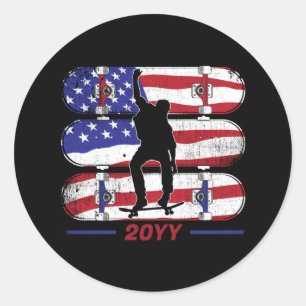 Skateboard fahrende Männer - USA Amerikanische Fla Runder Aufkleber
