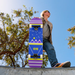 Skateboard für mit Monogramm, farbenfrohe Berglogo