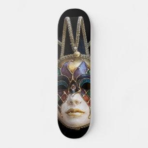 Skateboard für venezianische Masken