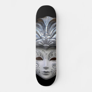 Skateboard für venezianische Masken