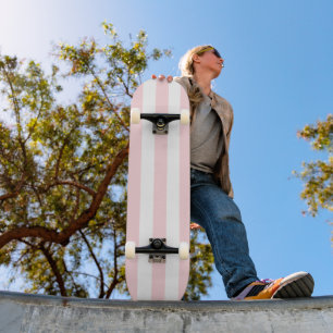 Skateboard Hübsch in Rosa und Weiß Streifen