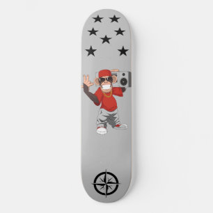 Skateboard Mit einem kreativen und schönen Affen