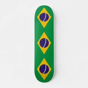 Skateboard mit Flagge Brasiliens