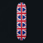 Skateboard mit Flagge des Vereinigten Königreichs<br><div class="desc">Mit unserem exklusiven Skateboard mit der Flagge des Vereinigten Königreichs fahren Sie stilvoll! Dieses Skateboard, das mit viel Liebe zum Detail gestaltet wurde, ist mehr als nur eine Fahrt; es ist eine Feier des reichen Erbes und kulturellen Stolzes Großbritanniens. Das auffallende Design zeigt den berühmten Unijack, was dieses Skateboard zu...</div>