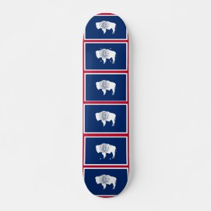 Skateboard mit Flagge von Wyoming