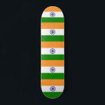 Skateboard mit indischer Flagge<br><div class="desc">Erleben Sie Ihren Stil und kulturellen Stolz mit unserem lebendigen Skateboard unter der Flagge Indiens! Dieses hochwertige Skateboard ist ideal für Fahrer, die gewollt haben, ihre Bewunderung für die indische Kultur auszudrücken und dabei den Nervenkitzel der Skaten zu genießen. Die auffallende Farbe der indischen Flagge wird auf dem Deck deutlich...</div>