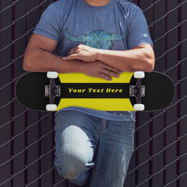 Skateboard mit individuellem Text in Schwarz mit g (Außenbereich 3)
