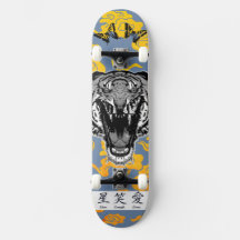 SKATEBOARD MIT JAPANISCHEN TIGER UND GELBEN