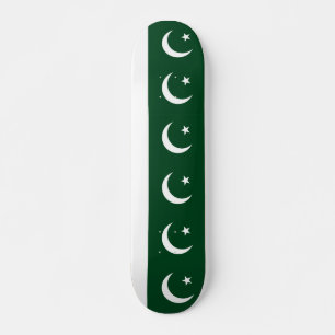 Skateboard mit pakistanischer Flagge