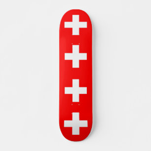 Skateboard mit Schweizer Flagge