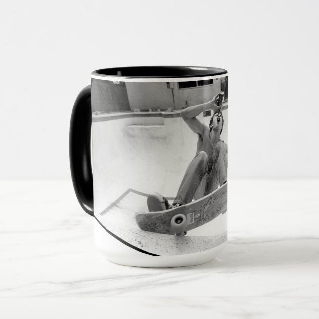 SKATEBOARDERN DER OG/ALTEN SCHULE - TASSE (Vorderseite Links)