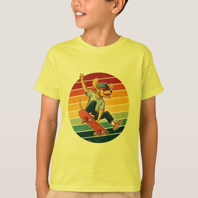 Skater Hund Retro-Sonnenuntergang T-Shirt (Vorderseite)