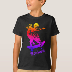 Skater-Junge geschürter RegenbogenSkateboarder T-Shirt