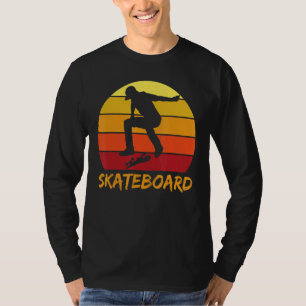 Skater mit Skateboarddesign T-Shirt