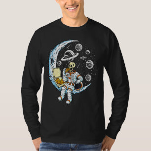 Skeleton Astronaut isst Pizza auf dem Mond T-Shirt