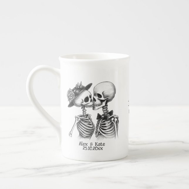 Skeleton Couple Prozellantasse (Links)