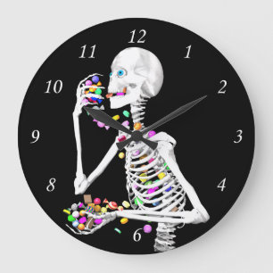 Skeleton Eating Halloween Candy Große Wanduhr