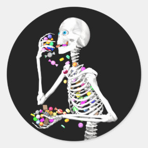 Skeleton Eating Halloween Candy Runder Aufkleber