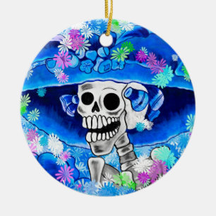 Skeleton-Frau in Blue Bonnet auf Blue Keramikornament