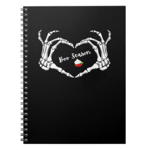 Skeleton Hand Heart Boo Season Classic Notizblock