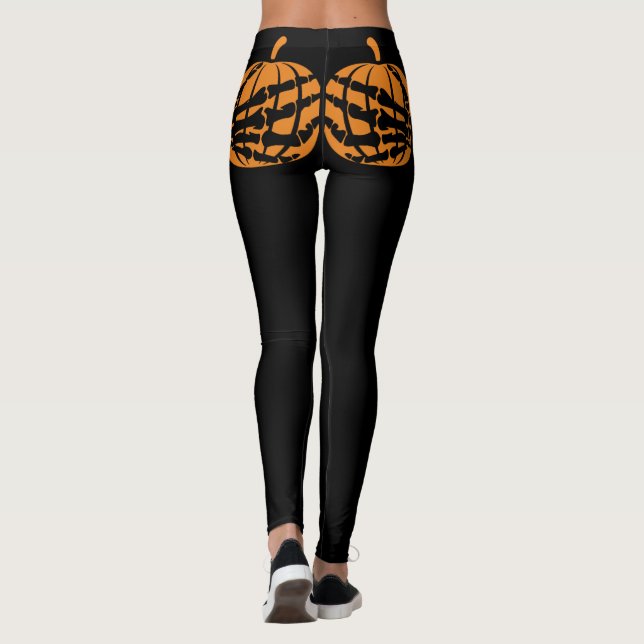 Skeleton Hand on Pumpkin Hintern Funny Halloween Leggings (Rückseite)
