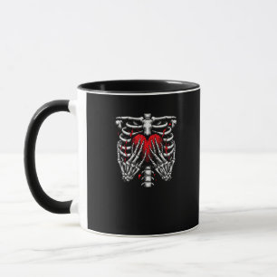 Skeleton Hands halten Herz Halloween Kostümspass Tasse