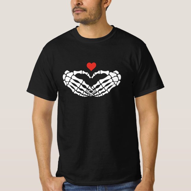 Skeleton Heart Hands Graphic T-Shirt (Vorderseite)