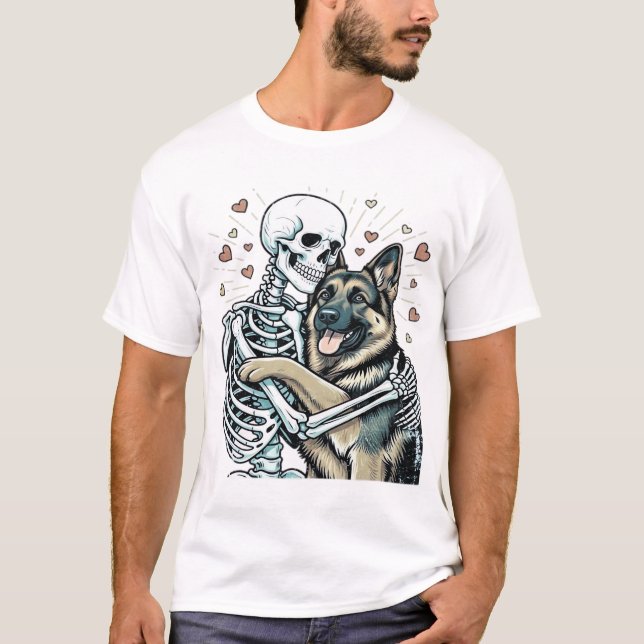 Skeleton Hugging a German Shepherd � Unique Gothic T-Shirt (Vorderseite)