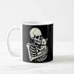 Skeleton Hugging Cat Funny Halloween Cat Lover Kaffeetasse<br><div class="desc">Celebrate Halloween with This fun design features a Skeleton Hugging a Cat, for Cat Lover who want to show off their furry friend obsession. for Cat owners, veterinarians, or anyone who believes Halloween is better with Cats! Get into Halloween with this funny, lazy, easy matching design, for trick-or-treating or costume...</div>
