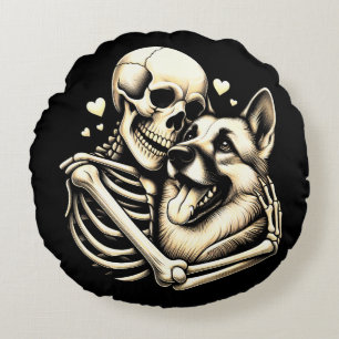 Skeleton Hugging Dog Halloween German Shepherd Rundes Kissen